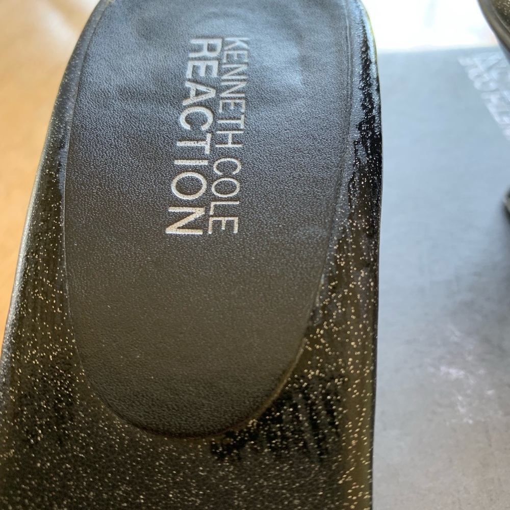 Kenneth Cole Sandals - Picture 2 of 4
